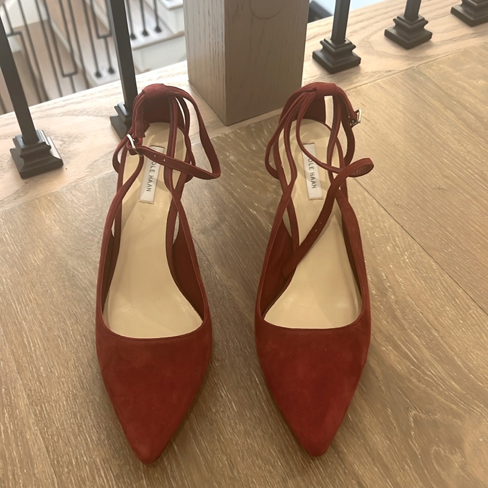 Size 7 1/2 burgundy suede Cole Haan-excellent condition